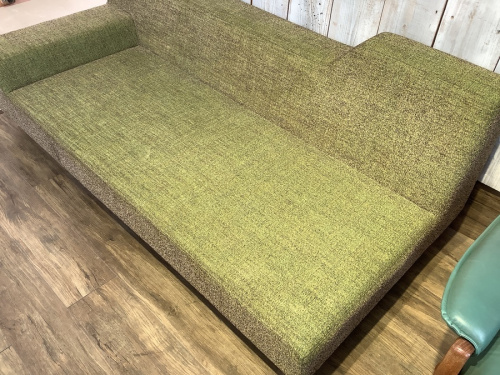 特選家具のフランネルソファ