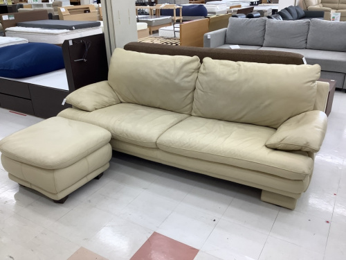 キッチンカウンターのカウチソファー