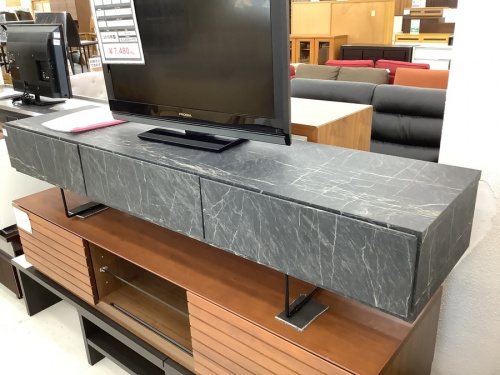 中古家具のテレビボード