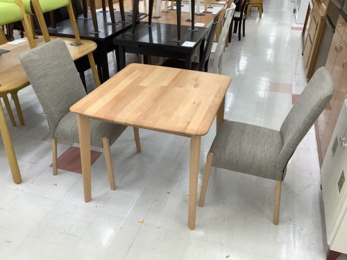 テーブルのダイニング3点セット