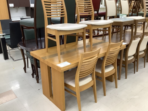 中古家具のダイニングセット