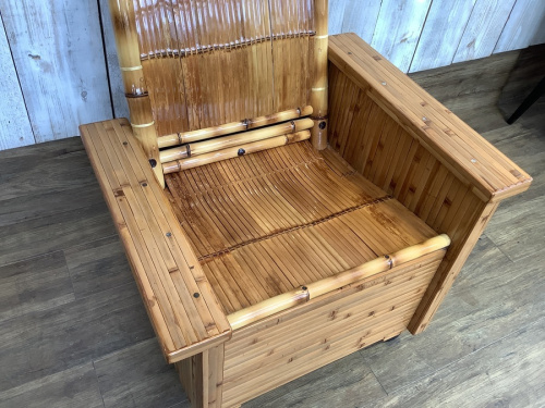 特選家具のソファ