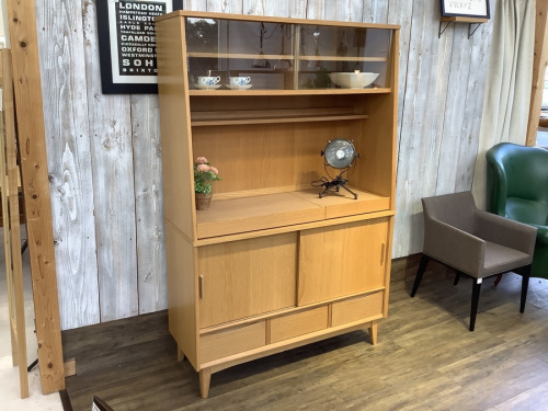 中古家具のキッチンボード