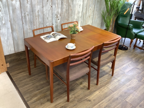 中古家具のダイニング5点セット