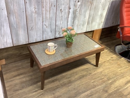 中古家具のローテーブル