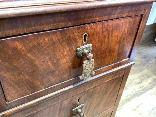 クイーンアンスタイル