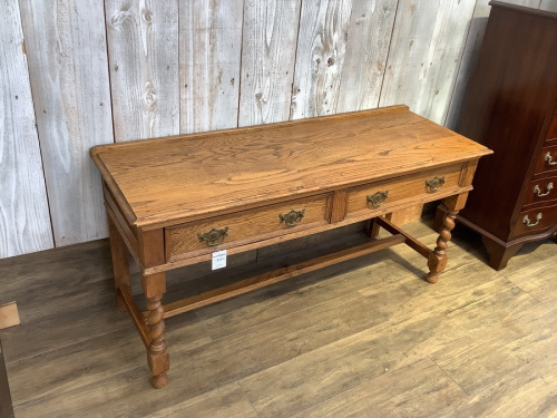 アンティークのデスク