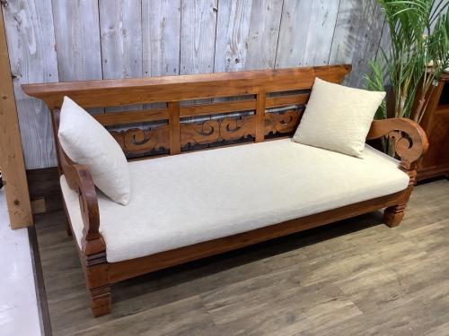 中古家具のソファ
