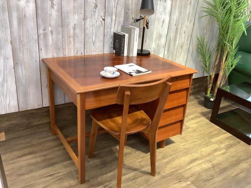 中古家具　の机