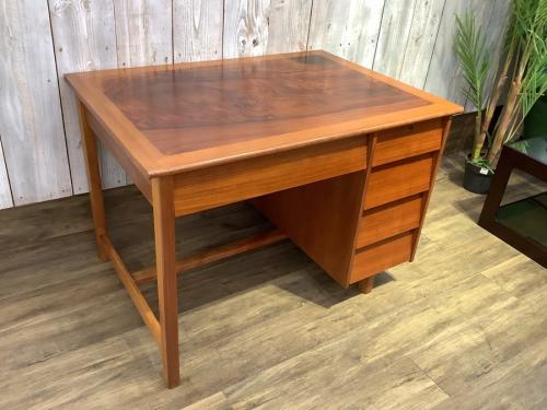 机のビンテージ