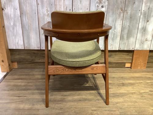 アクメファニチャーのチェア