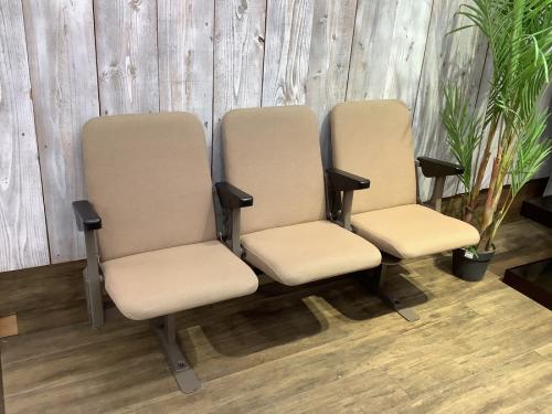 中古家具のシネマベンチ