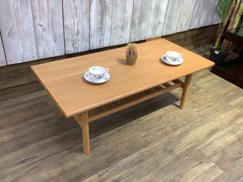中古家具のセンターテーブル