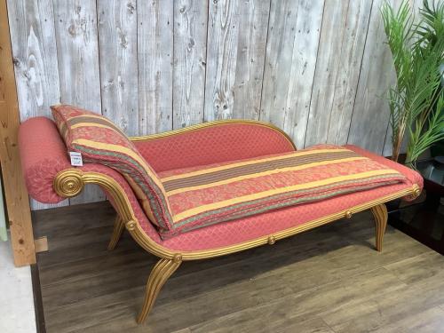 中古家具のロココ調