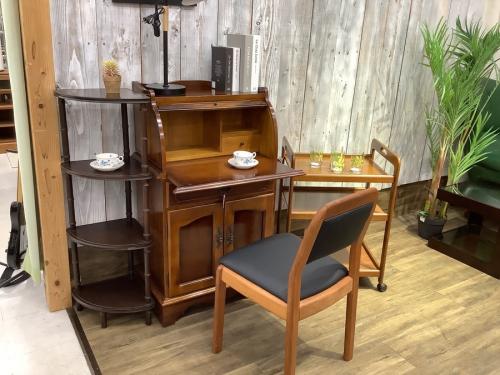 中古家具のライティングビューロー