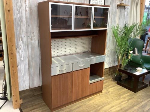 中古家具のレンジボード