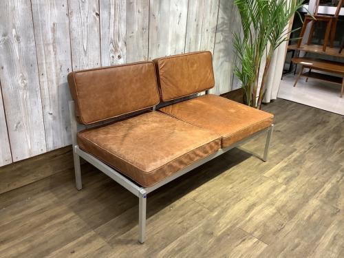 中古家具のソファ