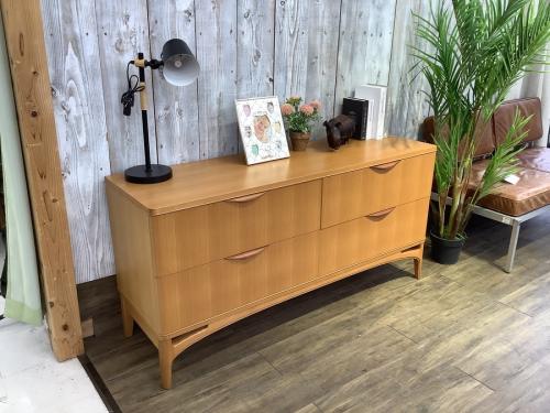 中古家具のサイドボード