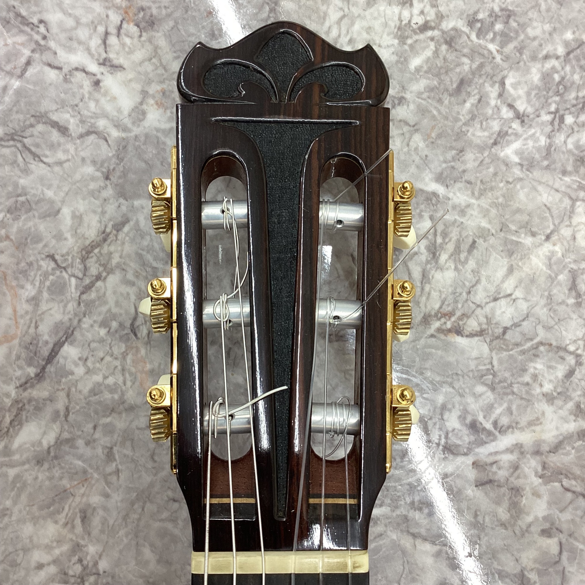新しい季節 YUICHI IMAIのアコースティックギターを入荷いたしました ギター