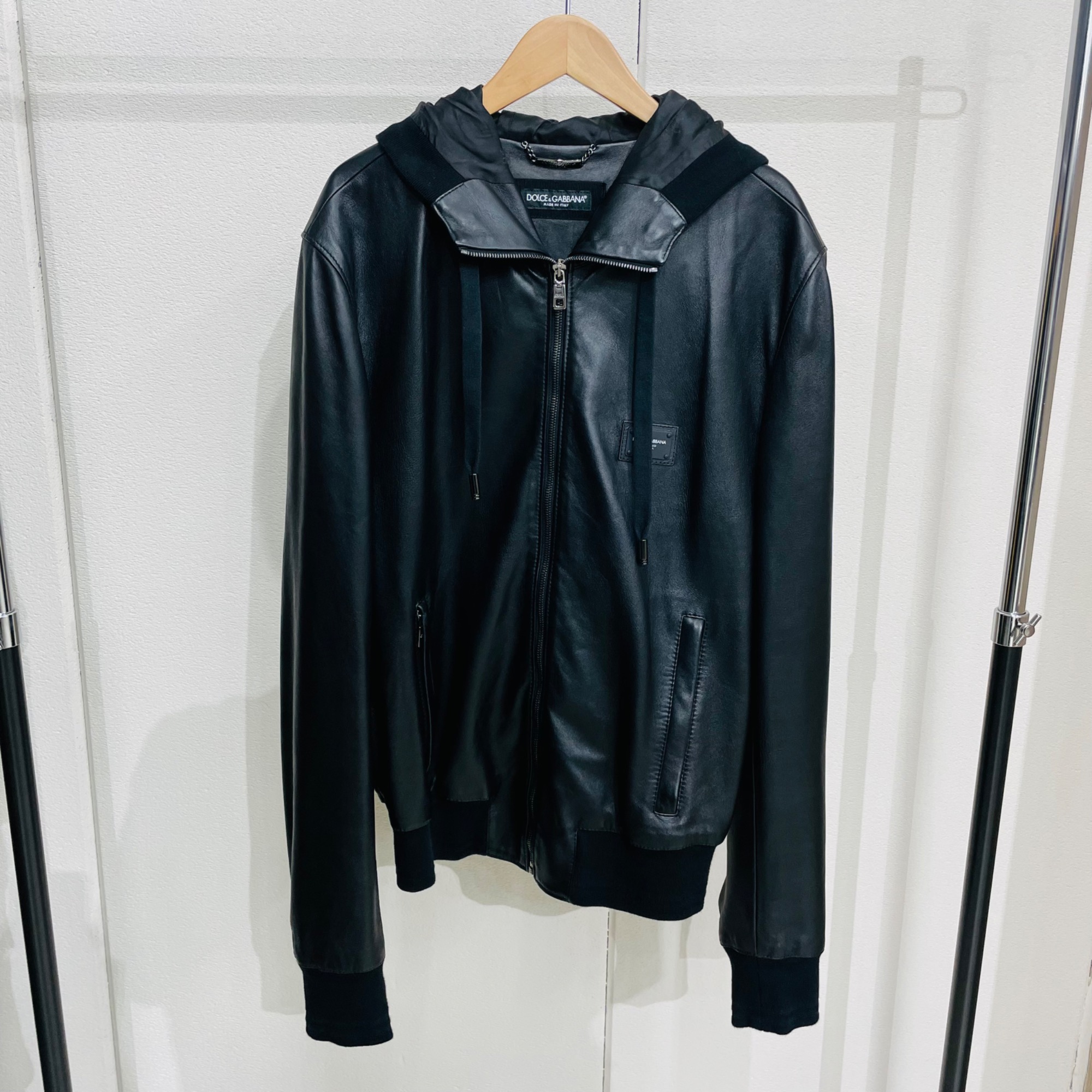 D&G レザージャケット 46 ラムスキン DOLCE & GABBANAのフーデッドラムスキンレザージャケットを入荷