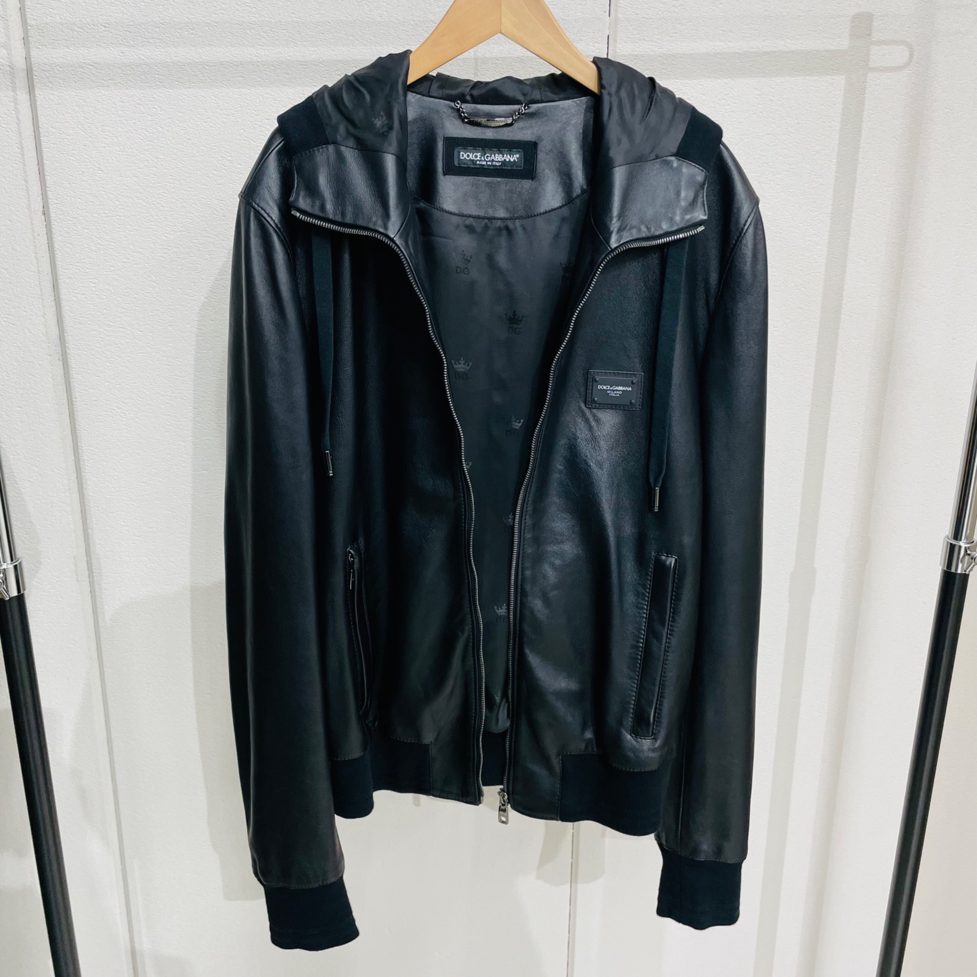 【DOLCE＆GABBANA】ラムスキンジャケット DOLCE & GABBANAのフーデッドラムスキンレザージャケットを入荷