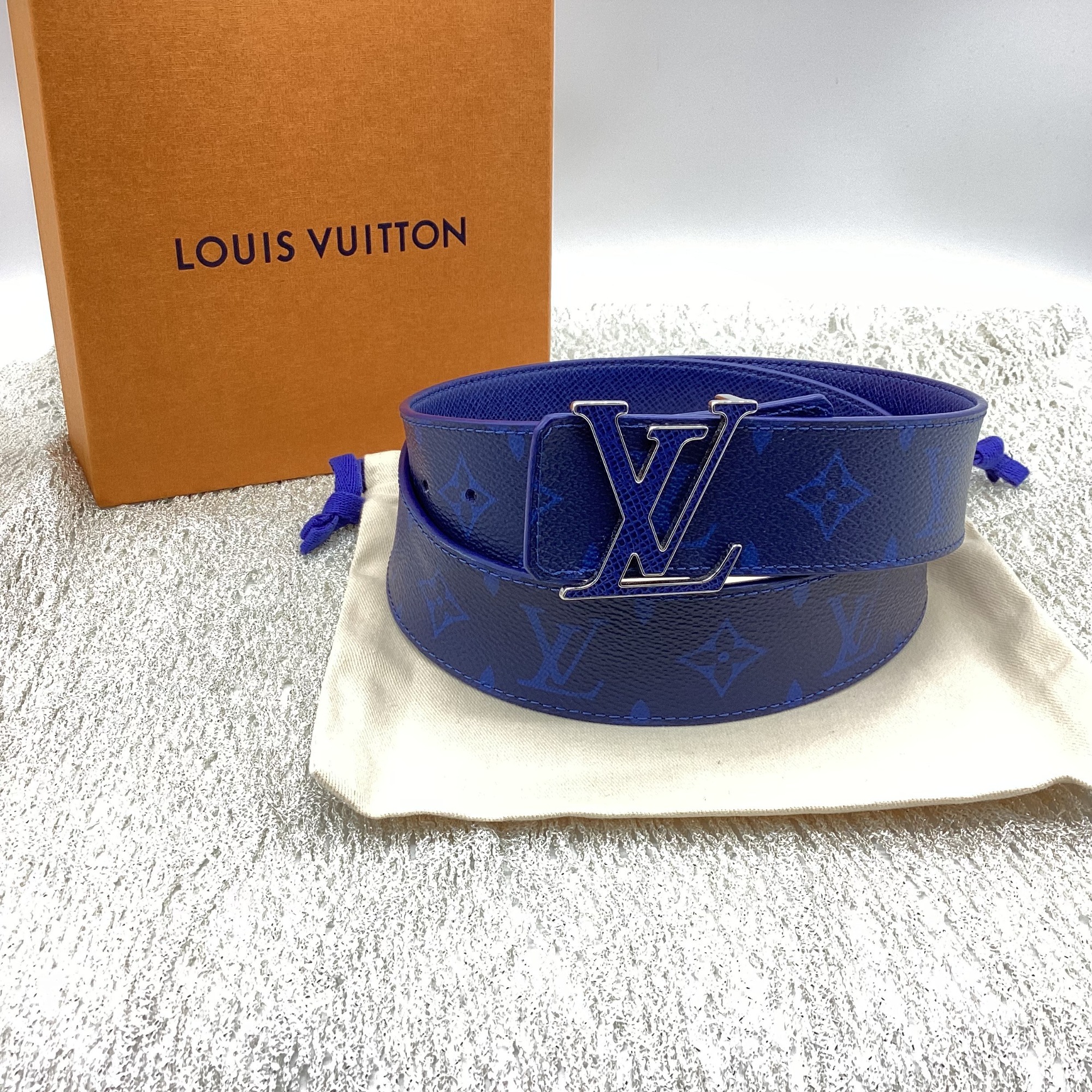 美品　LOUIS VUITTON トレドブルー　サンチュール 全長約100cm LOUIS VUITTONのサンチュール が入荷いたしました！｜2025年09月