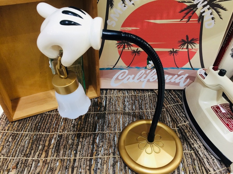 希少品】トゥーンタウン 限定 ミッキー ハンド スタンドライト