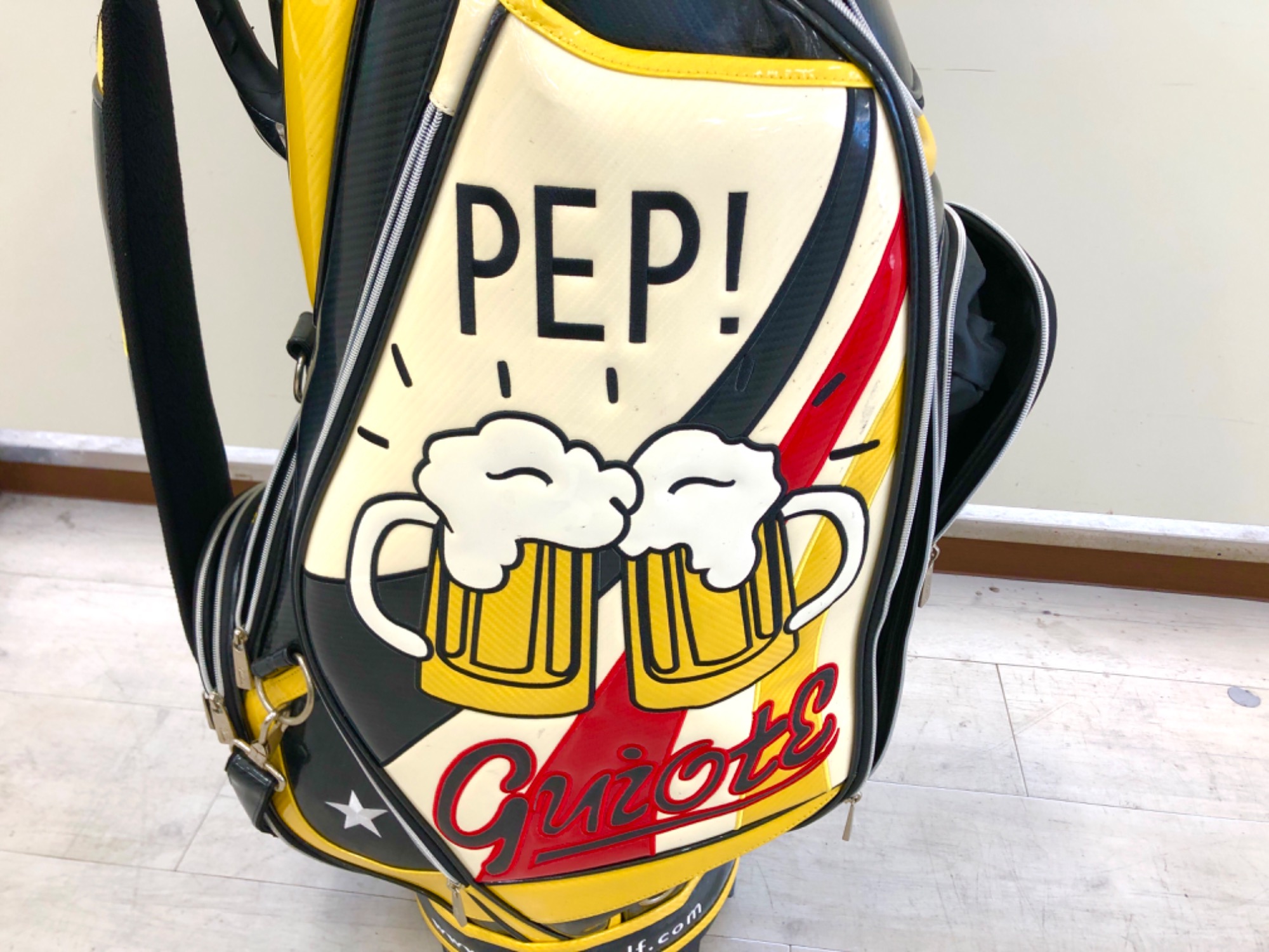 GUIOTE】個性的なビールデザインのキャディバッグ入荷しました
