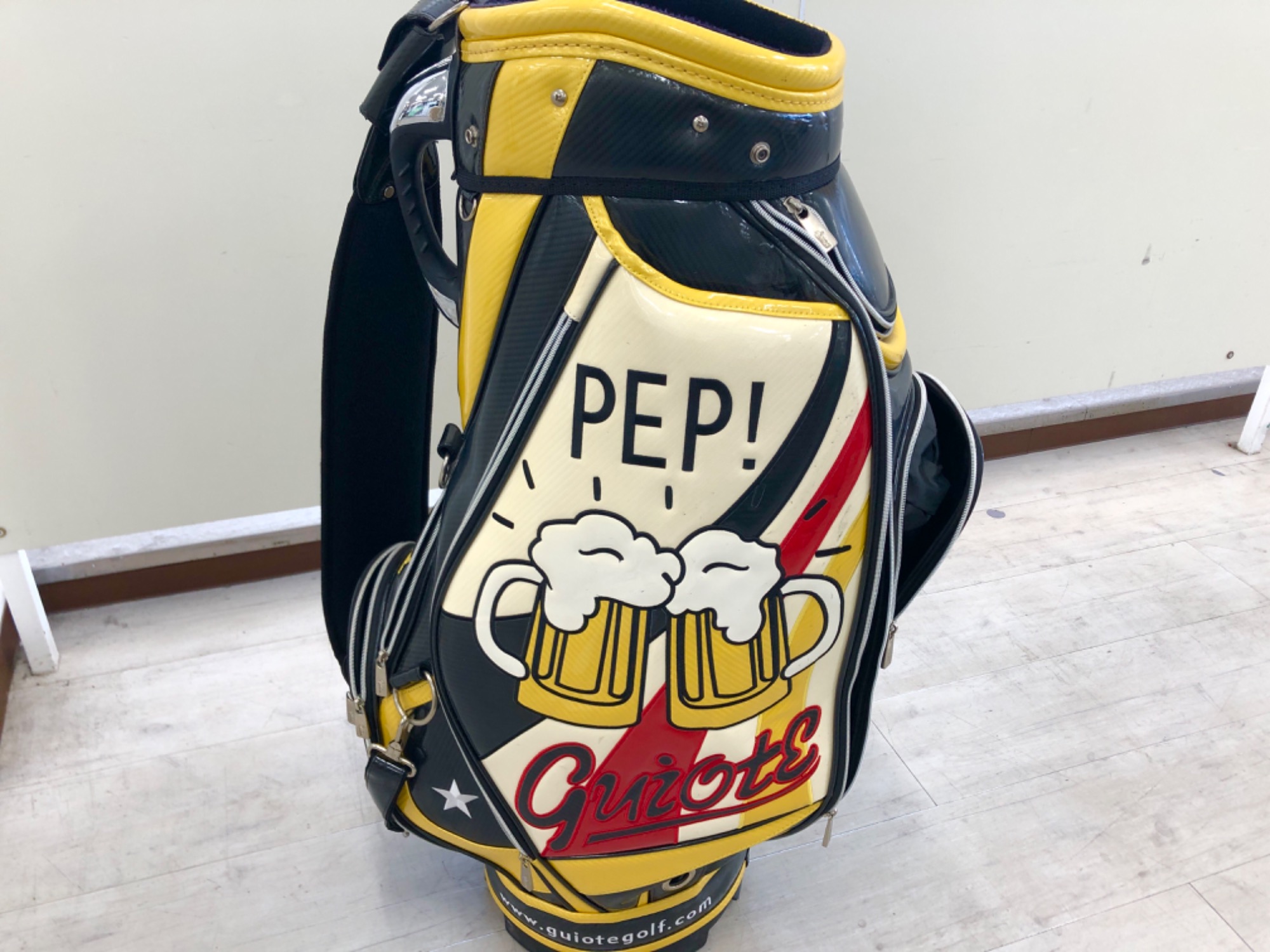 GUIOTE】個性的なビールデザインのキャディバッグ入荷しました｜2025年