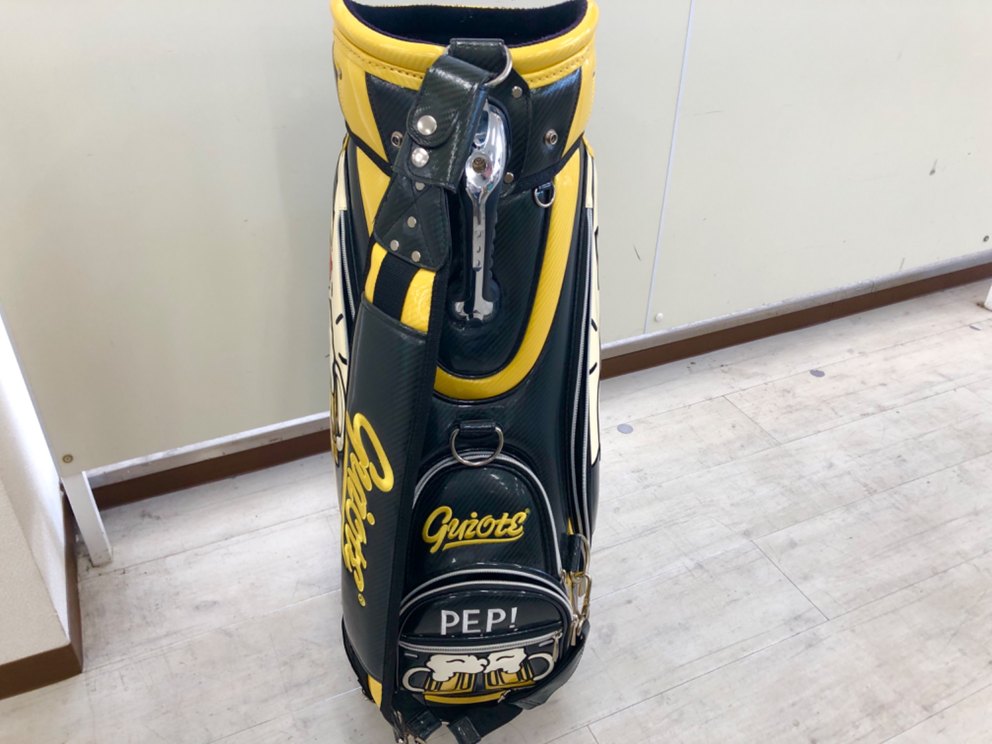 GUIOTE】個性的なビールデザインのキャディバッグ入荷しました