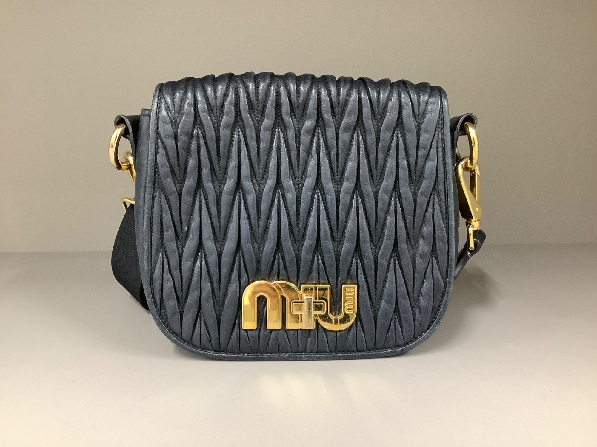 MIU MIU/ミュウミュウ】ショルダーバッグが入荷しました。｜2025年08月