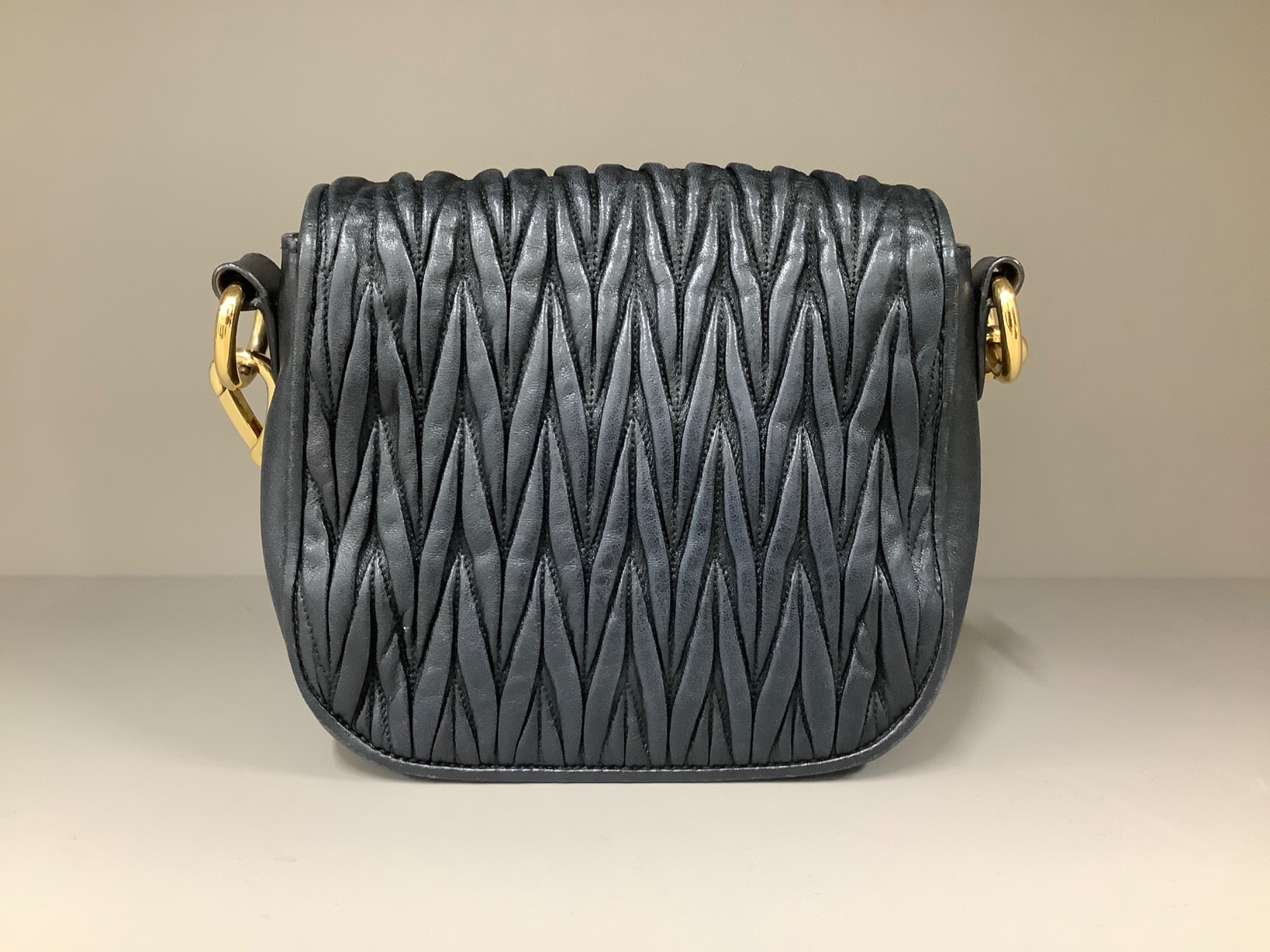MIU MIU/ミュウミュウ】ショルダーバッグが入荷しました。｜2025