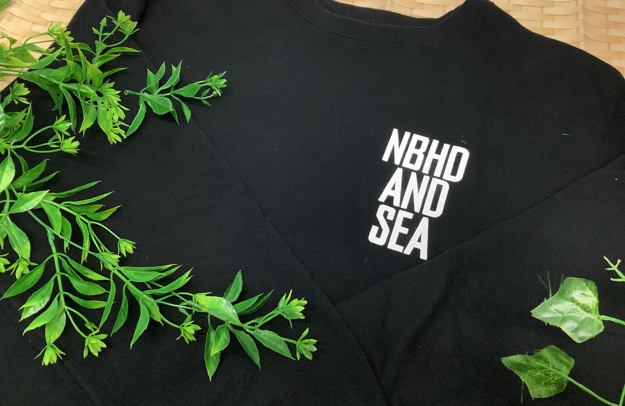 NEIGHBORHOOD×WIND AND SEA】オシャレなロゴが目を惹く