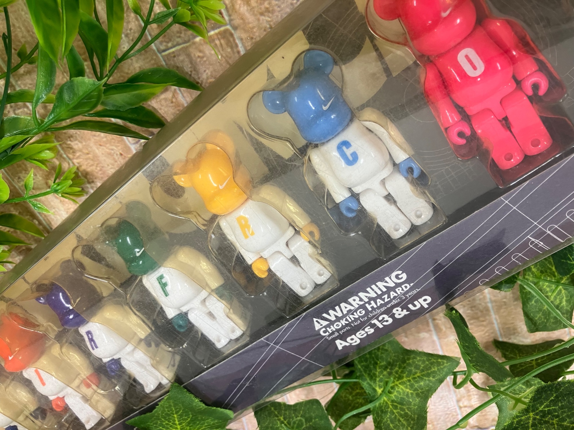 カラフルで目を惹く【BEAR BRICK ×NIKE AIRFORCE1/ベアブリック×ナイキ