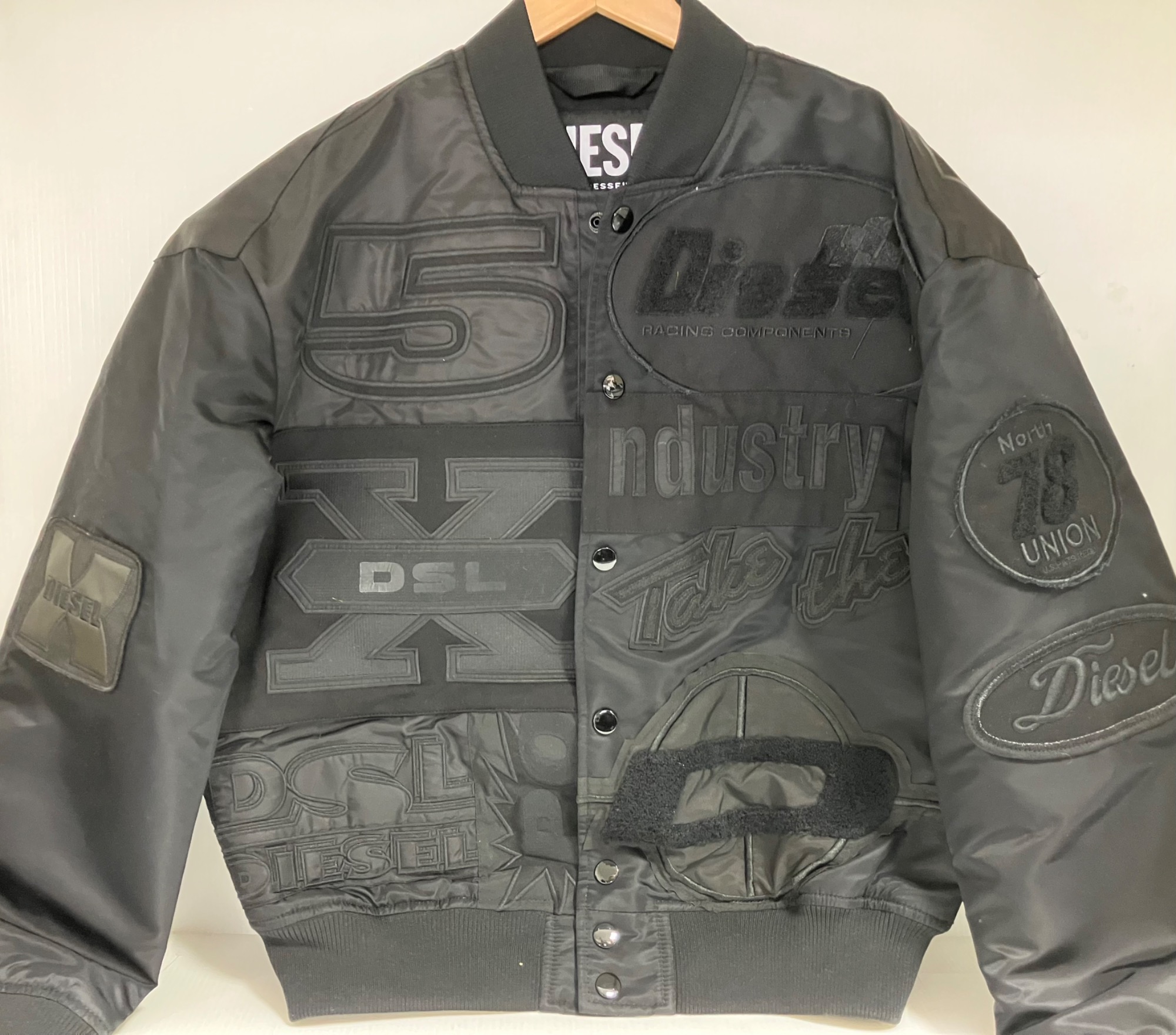 1年間頑張った自分へのご褒美に【DIESEL/ディーゼル】ボンバー