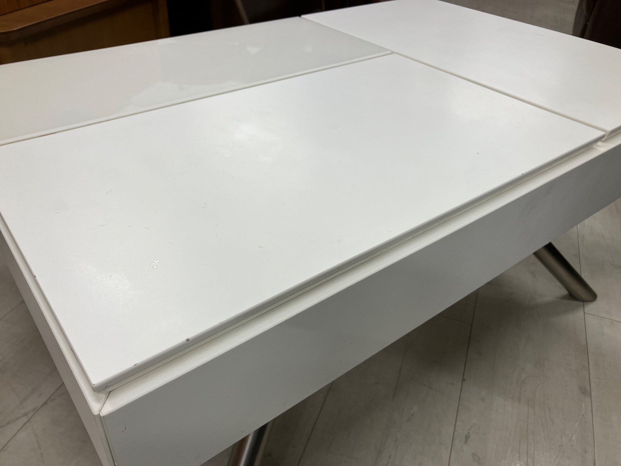 洗練されたデザイン【BoConcept/ボーコンセプト】ローテーブルが入荷