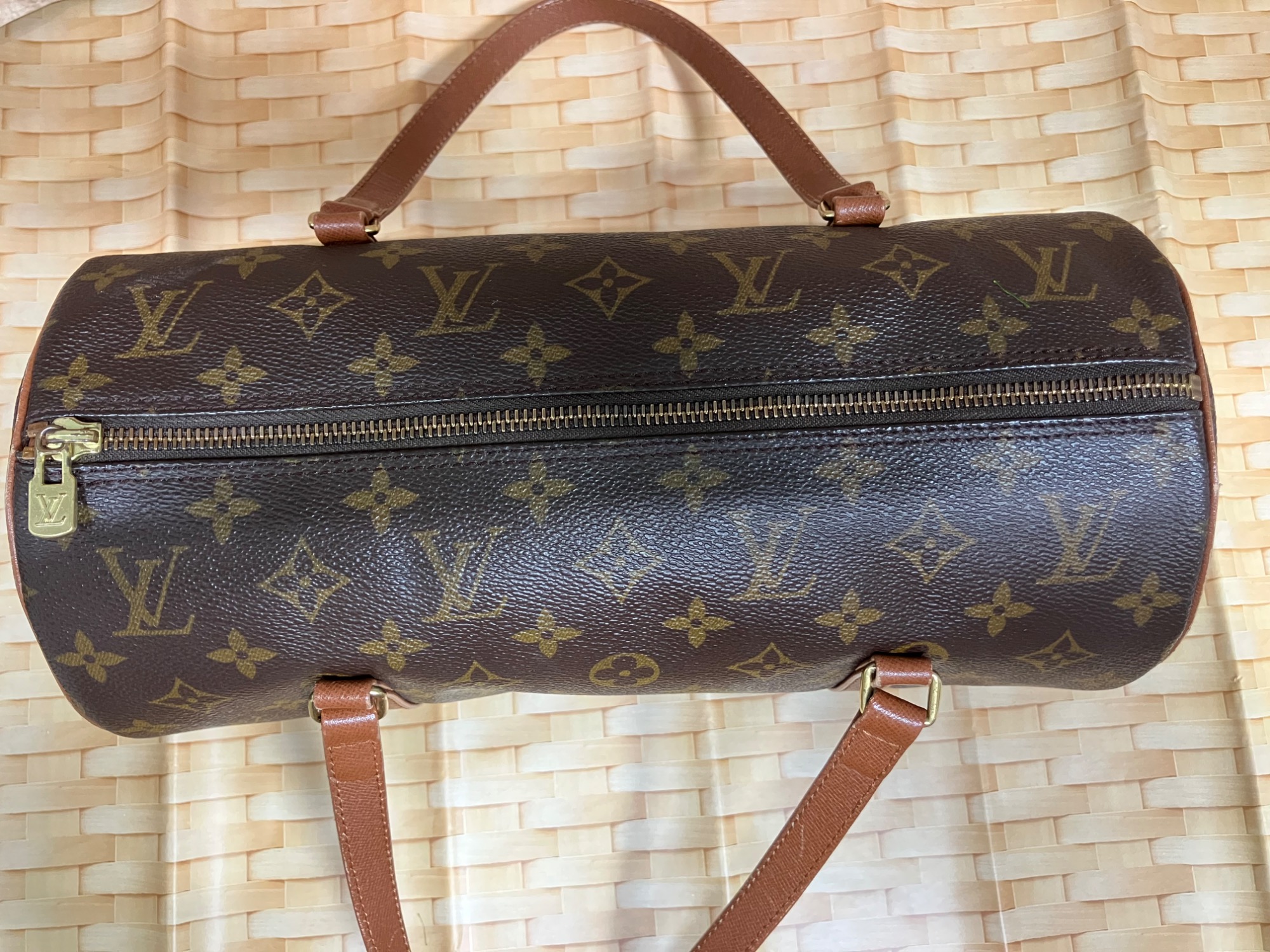 LOUIS VUITTON パピヨンGM LOUIS VUITTON（ルイ・ヴィトン） モノグラム パピヨンGM(ヌメ革) B