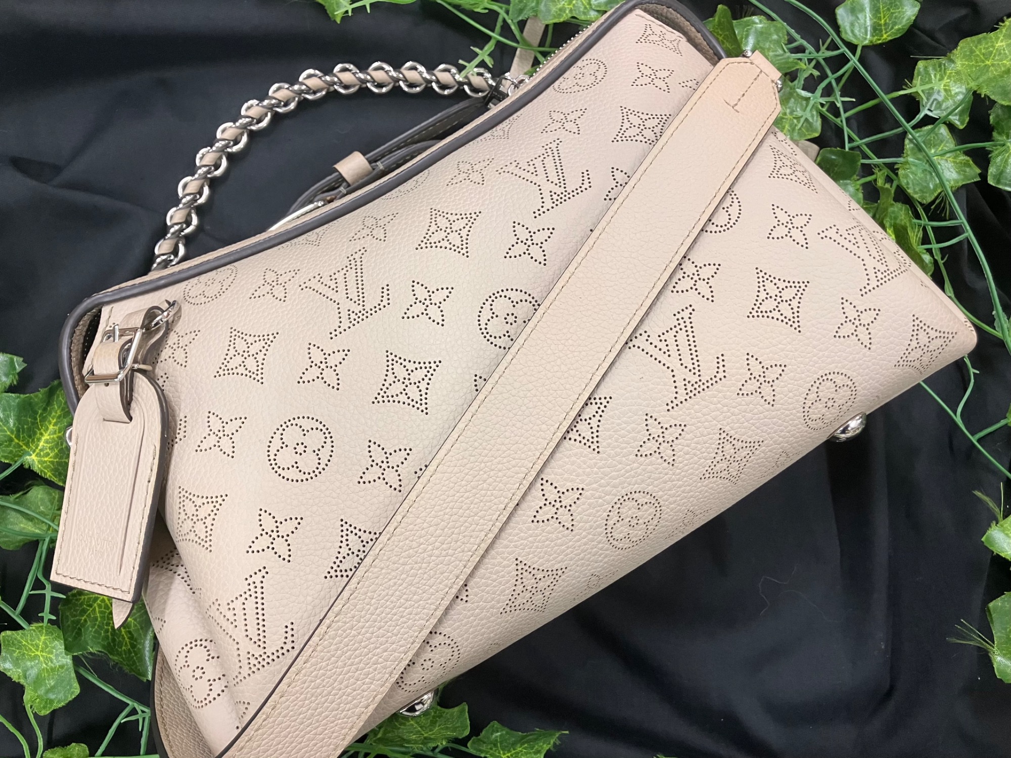 LOUIS VUITTON「マヒナ」シリーズ2WAYショルダーバッグ入荷しました