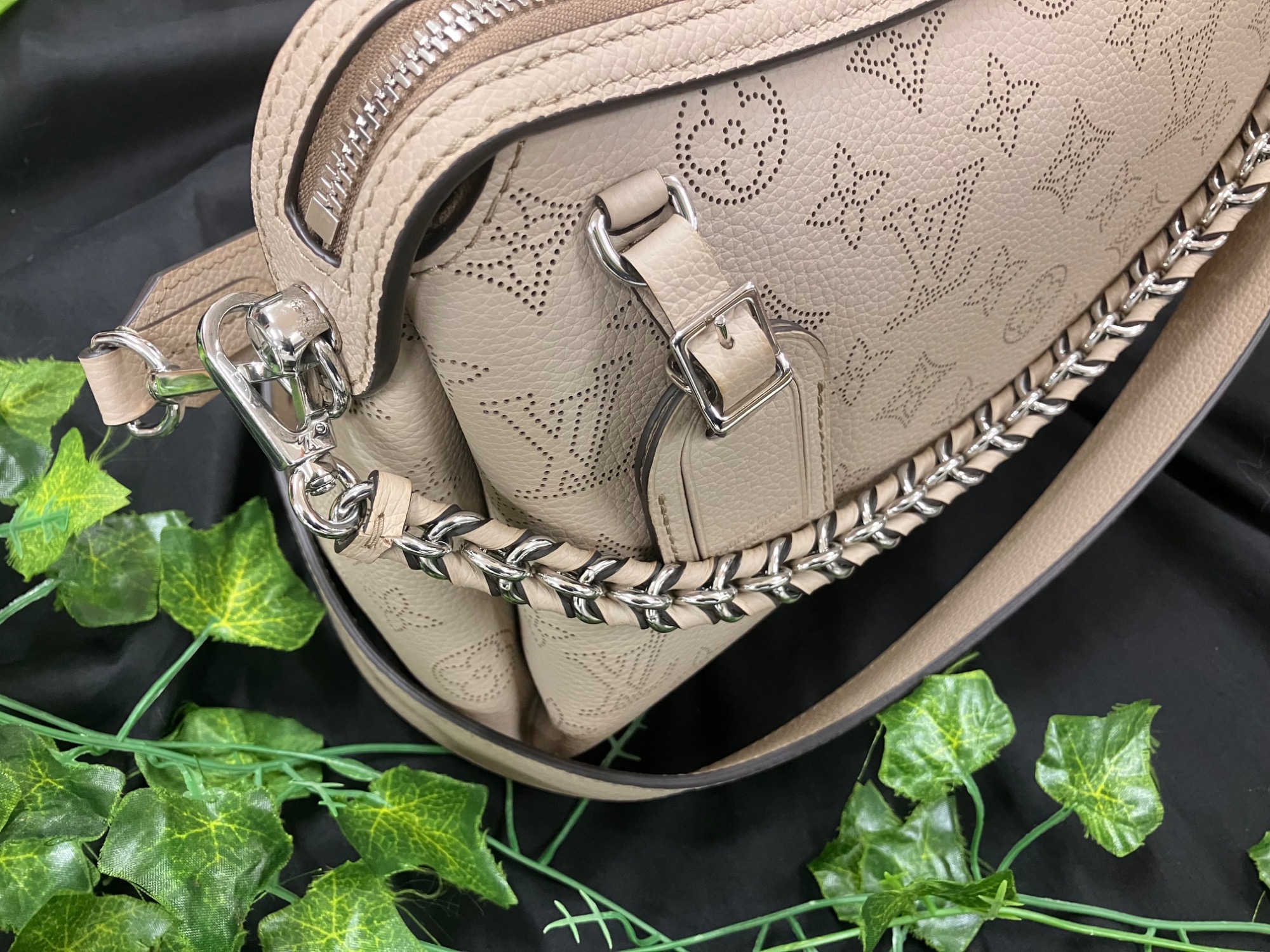 LOUIS VUITTON「マヒナ」シリーズ2WAYショルダーバッグ入荷しました