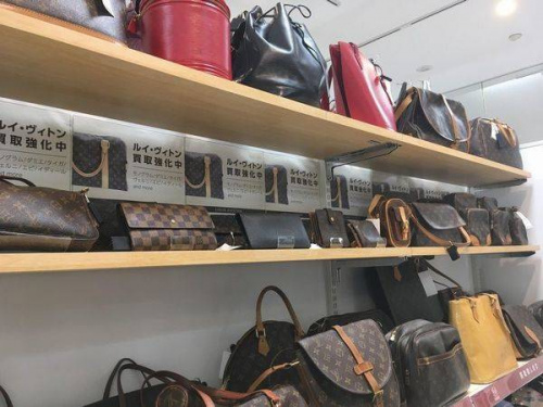 ¥ë¥¤¥ô¥£¥È¥ó¡ÊLOUIS VUITTON¡Ë¤Î´ØÀ¾