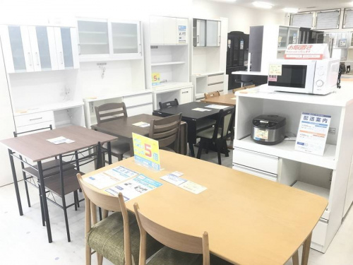 カップボードのダイニング