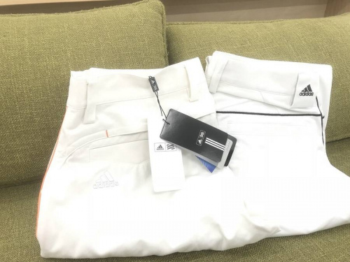 スポーツ用品のゴルフ