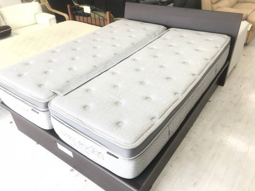 家具のベッド