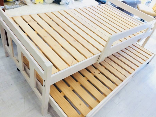 家具のベッド