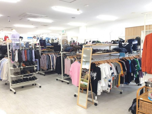 トップスの古着　大阪