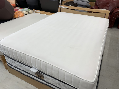 家具のベッド
