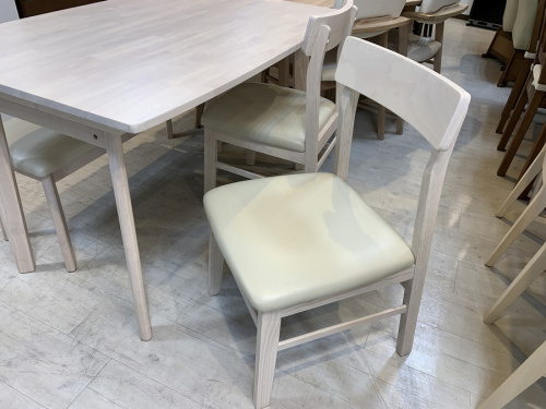T5287☆展示美品☆ニトリ☆ナチュラル☆ベンチダイニング4点☆上下昇降テーブル NITORI（ニトリ）のベンチダイニング4点セット『スタディ』入荷