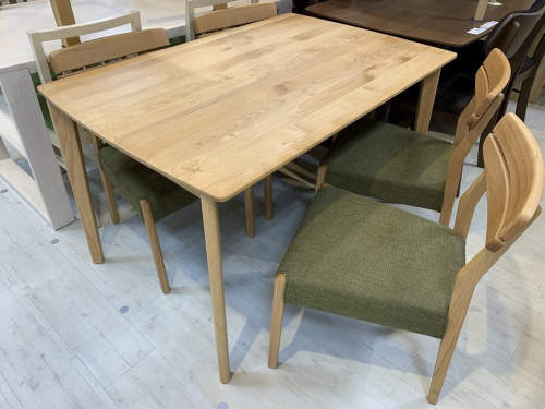 家具のダイニングセット