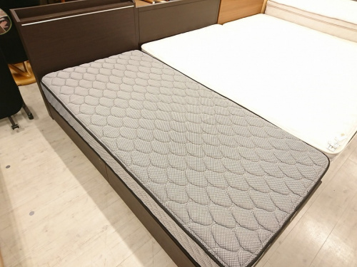 家具のベッド