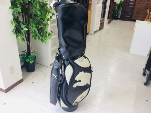 スポーツ用品のゴルフバッグ